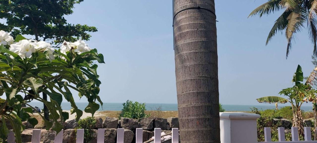 Happy Seas Beach Villa Alappuzha Exterior photo